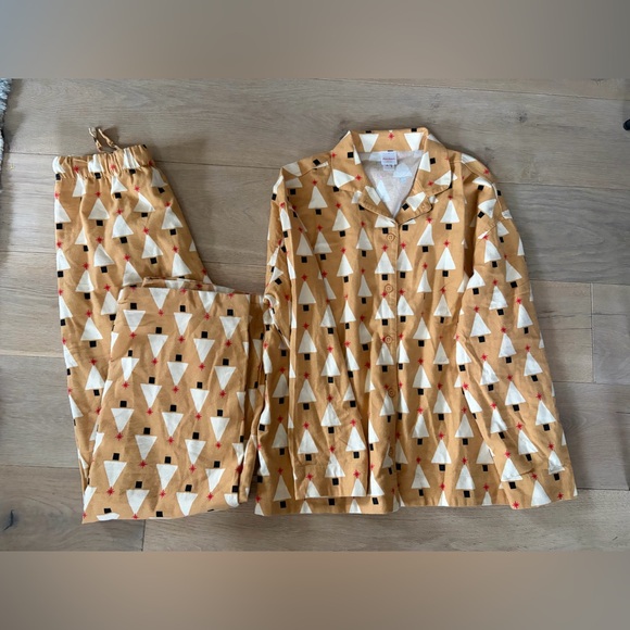 Hanna Andersson Other - Hanna Andersson winter Christmas tree cozy flannel pajamas button up set - small